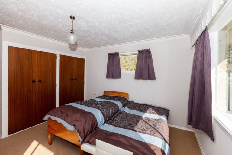 Photo of property in 21 Main Road, Redcliffs, Christchurch, 8081