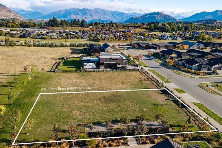 Photo of property in 12 Deans Drive, Wanaka, 9305