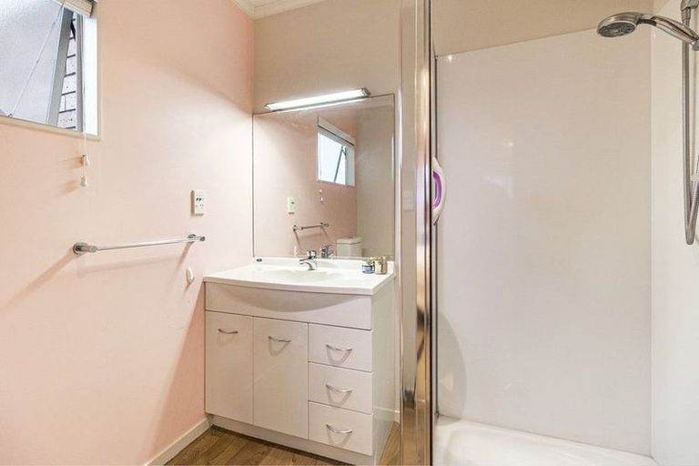 Photo of property in 4 Astor Place, Orewa, 0931