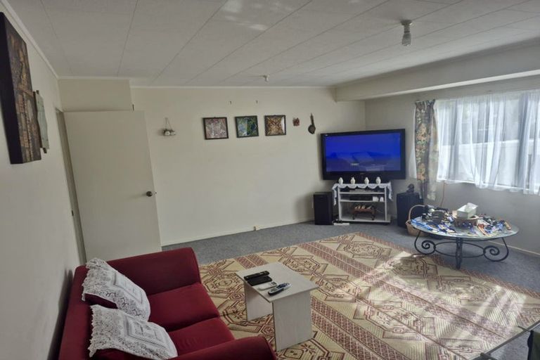 Photo of property in 8 Rhine Place, Weymouth, Auckland, 2103