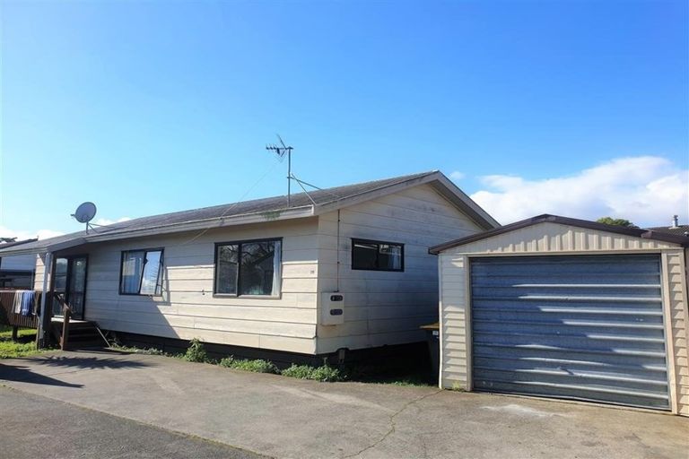 Photo of property in 1/39 Kopara Place, Clendon Park, Auckland, 2103