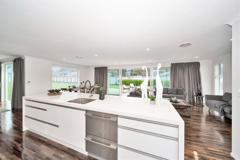 Photo of property in 30 Mercade Close, Stratford, 4332