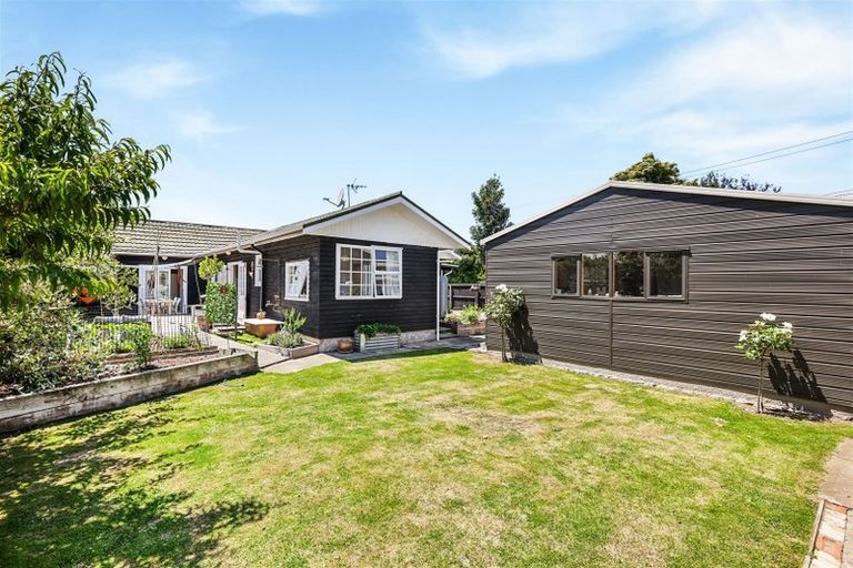 Photo of property in 59 Windermere Road, Papanui, Christchurch, 8053
