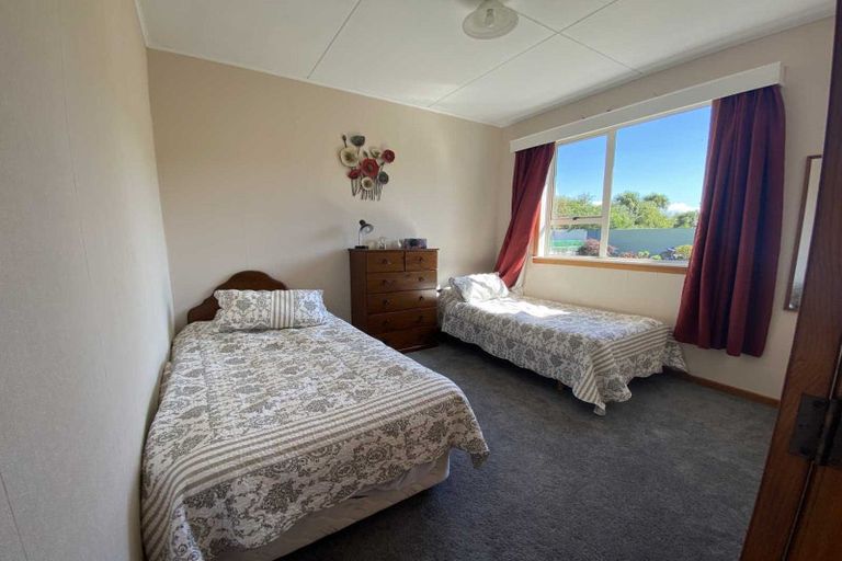 Photo of property in 18 Arthur Road, Paraite, New Plymouth, 4373