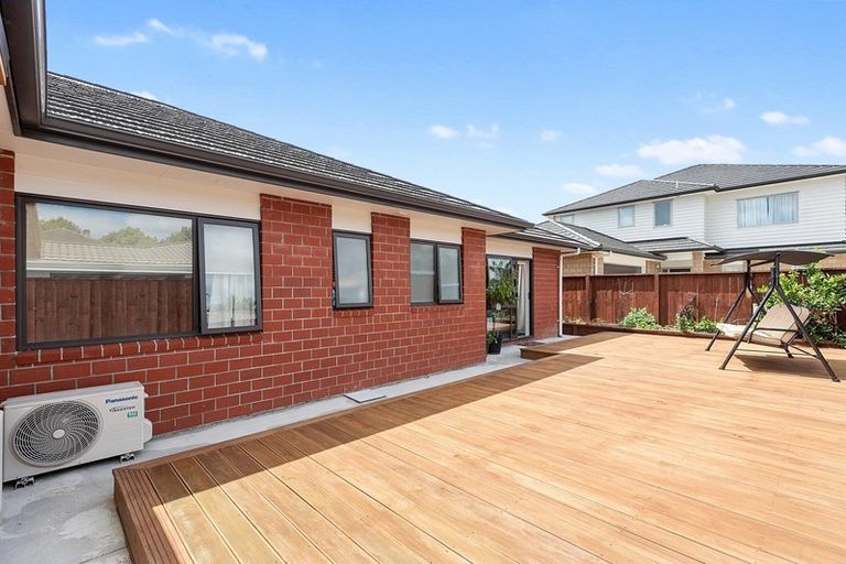 Photo of property in 12 Morrinsville Road, Hillcrest, Hamilton, 3216