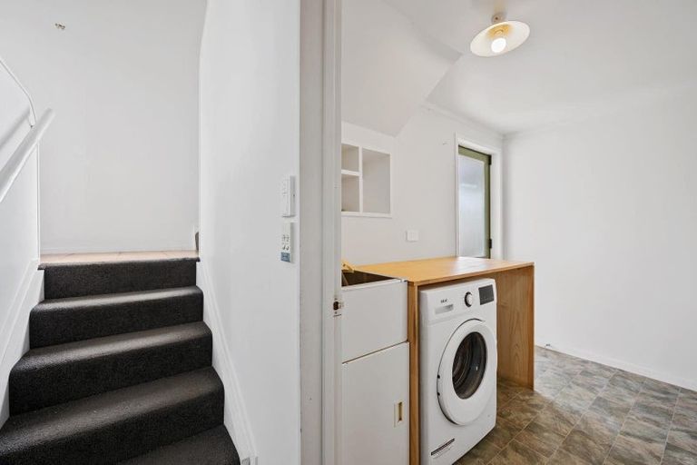 Photo of property in 121b Sunnyside Road, Sunnyvale, Auckland, 0612