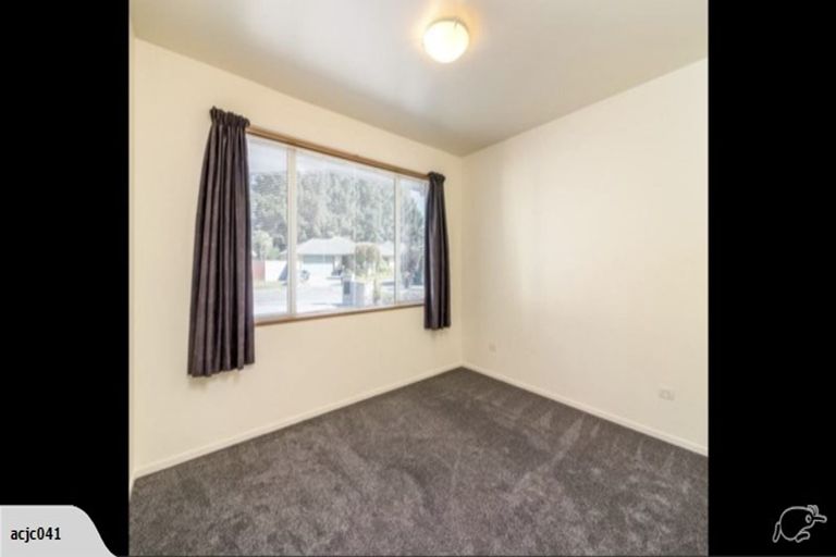 Photo of property in 20 Amoka Crescent, Parklands, Christchurch, 8083