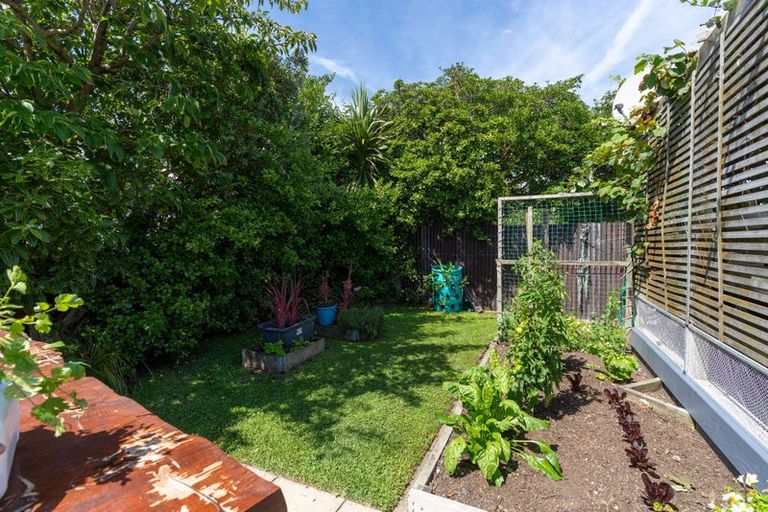 Photo of property in 1 Huia Street, Foxton Beach, Foxton, 4815