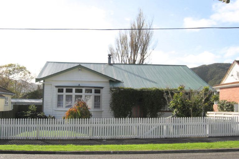 Photo of property in 30 Newcombe Street, Naenae, Lower Hutt, 5011