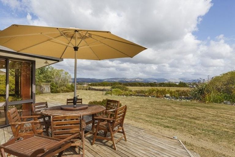 Photo of property in 515 Roberts Line, Kelvin Grove, Palmerston North, 4470