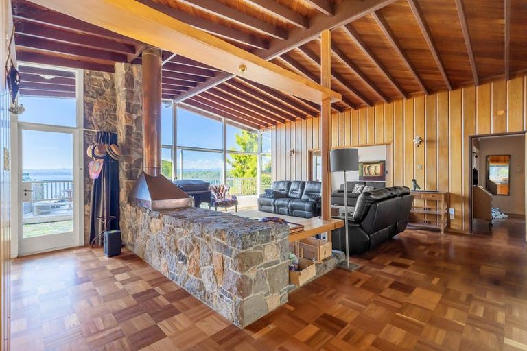 Photo of property in 846 Wily Terrace, Acacia Bay, Taupo, 3330