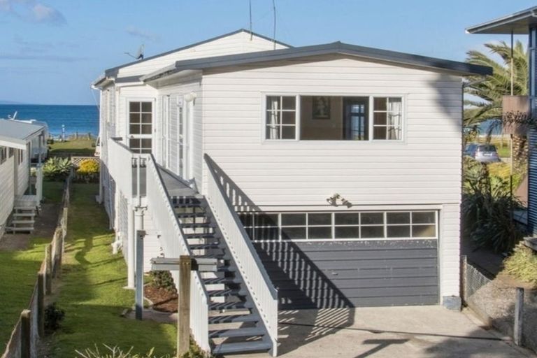 Photo of property in 32 The Terrace, Waihi Beach, 3611