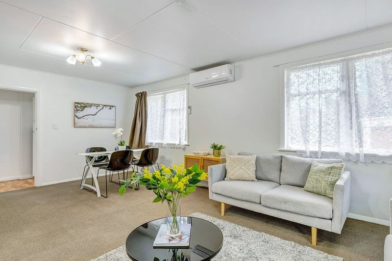 Photo of property in 14 Durham Street, Cannons Creek, Porirua, 5024