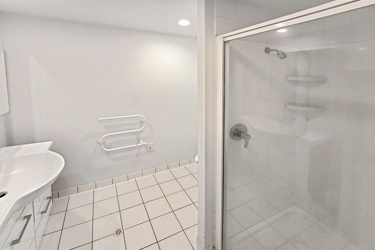 Photo of property in Terrace Heights Apartments, 6b/163 The Terrace, Wellington Central, Wellington, 6011