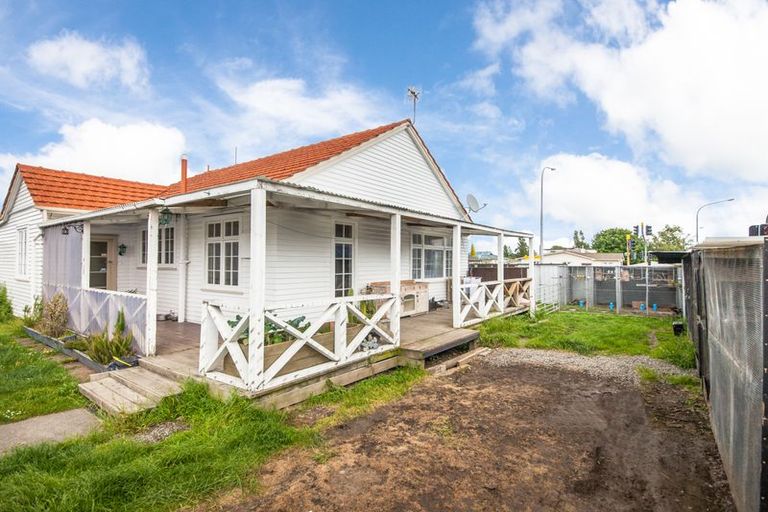 Photo of property in 1006 Tremaine Avenue, Roslyn, Palmerston North, 4414