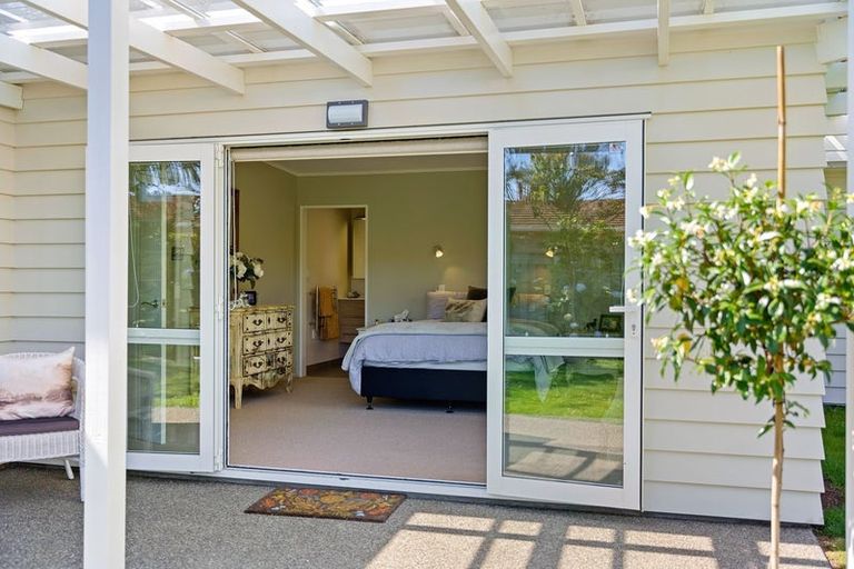 Photo of property in 16 Sunny Glen, Waikanae, 5036