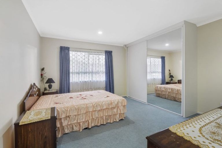 Photo of property in 12 Pistachio Place, Goodwood Heights, Auckland, 2105