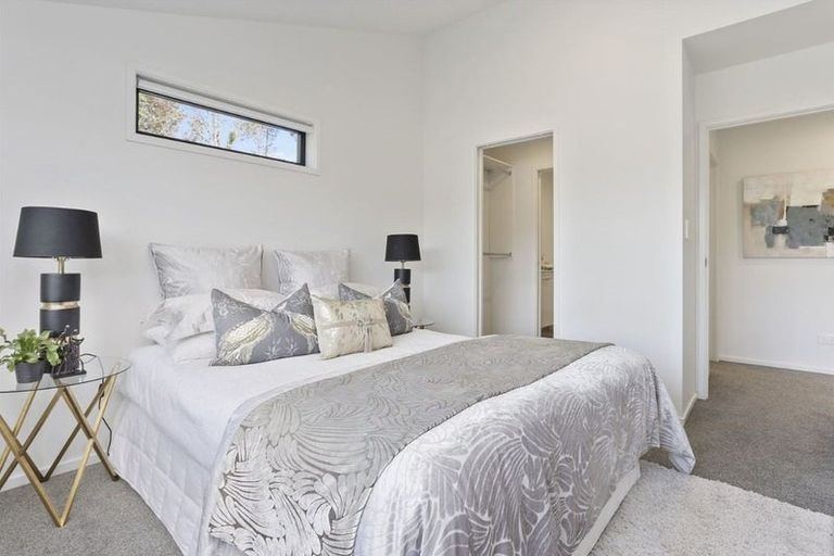 Photo of property in 2/15d Verran Road, Birkenhead, Auckland, 0626