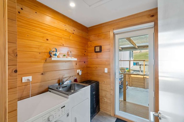 Photo of property in 21 Oxford Street, Waikari, 7420