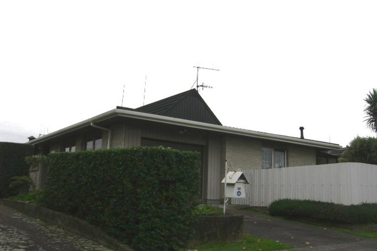 Photo of property in 9a Meadowbrook Drive, Cloverlea, Palmerston North, 4412