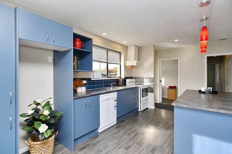 Photo of property in 31 Tyrone Street, Belfast, Christchurch, 8051