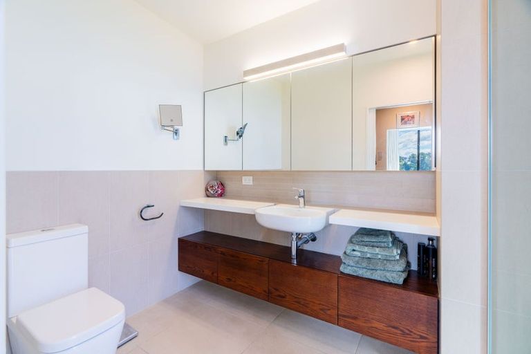 Photo of property in 142 Lake Crescent, Hamilton Lake, Hamilton, 3204