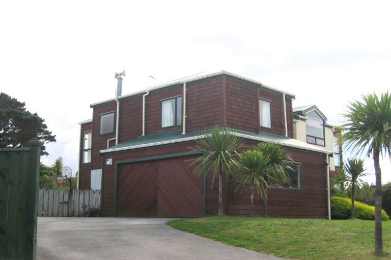 Photo of property in 76 Beacon Hill Road, Strathmore Park, Wellington, 6022