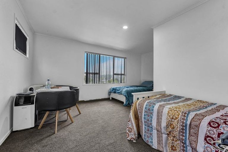 Photo of property in 31 Redwood Drive, Massey, Auckland, 0614