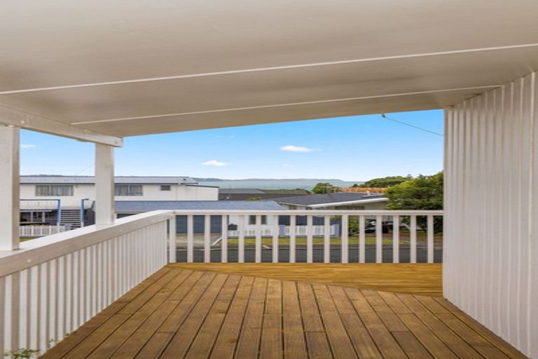 Photo of property in 3 Kauri Crescent, Snells Beach, 0920