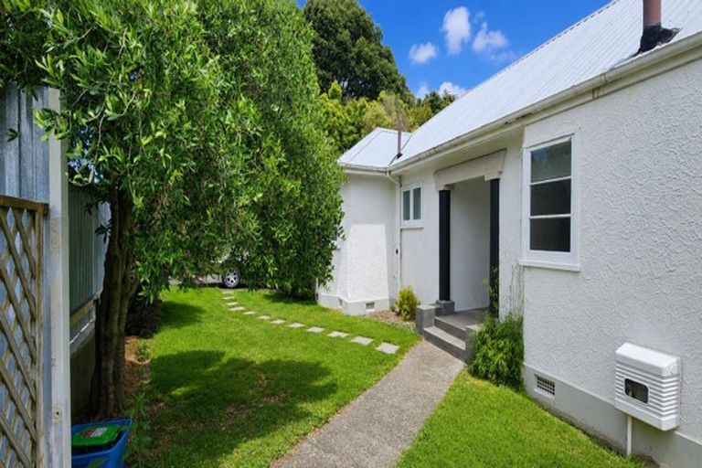 Photo of property in 446 Saint Aubyn Street, Moturoa, New Plymouth, 4310