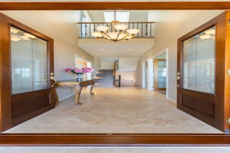 Photo of property in 18 Zeehaen Place, Britannia Heights, Nelson, 7010