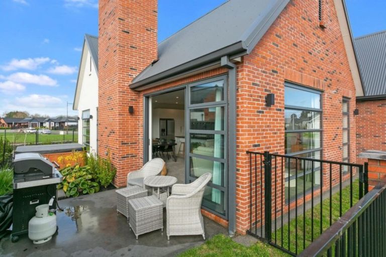 Photo of property in 2/30 Jarrett Terrace, Leamington, Cambridge, 3432