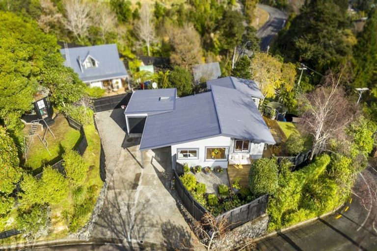 Photo of property in 2 Hobbit Lane, Pinehaven, Upper Hutt, 5371
