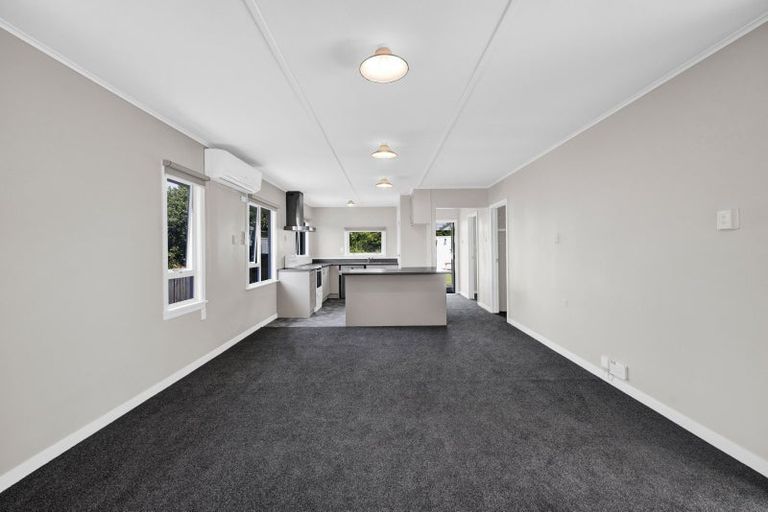 Photo of property in 1354 Devon Road, Brixton, Waitara, 4382