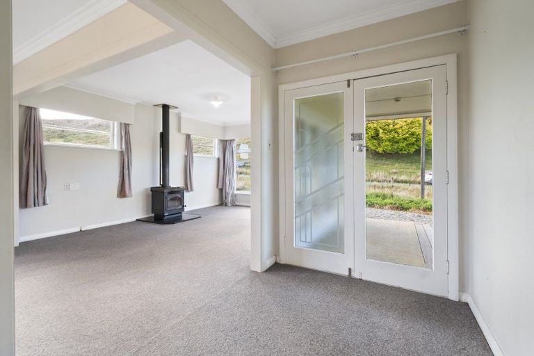 Photo of property in 14 Gordon Terrace, Hunterville, 4730