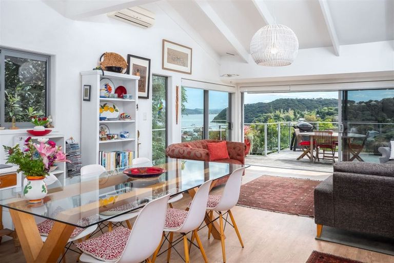 Photo of property in 3 Oneroa Road, Russell, 0202