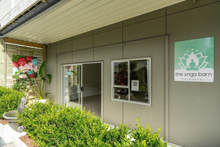 Photo of property in 21 Moir Point Road, Mangawhai Heads, Mangawhai, 0505