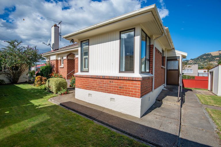 Photo of property in 16 Argyle Street, Mosgiel, 9024