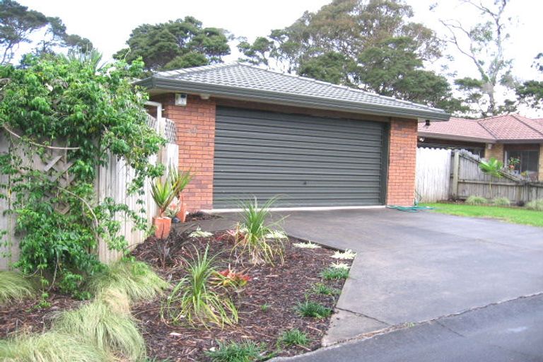 Photo of property in 49 Waimoko Glen, Swanson, Auckland, 0612