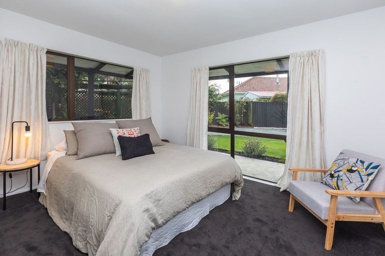 Photo of property in 2/48 Mcfaddens Road, St Albans, Christchurch, 8052