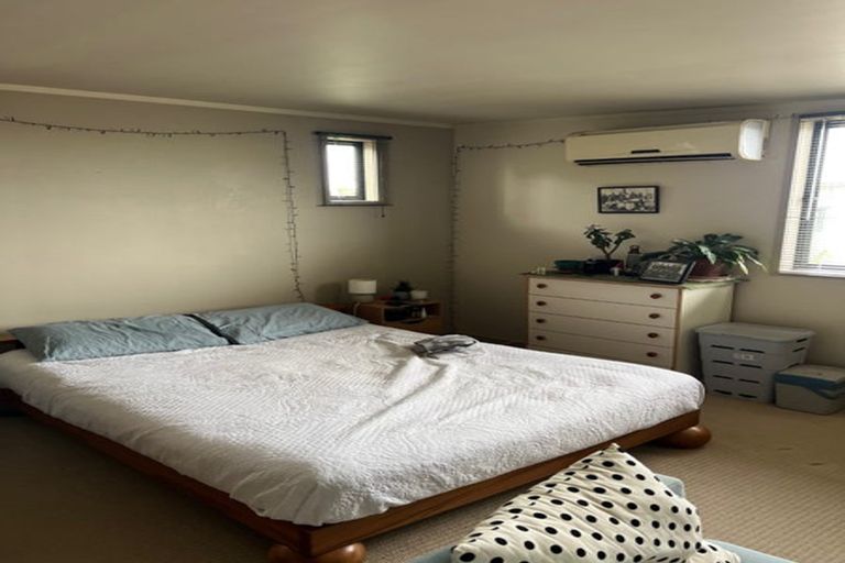 Photo of property in 2/175 East Coast Road, Castor Bay, Auckland, 0620