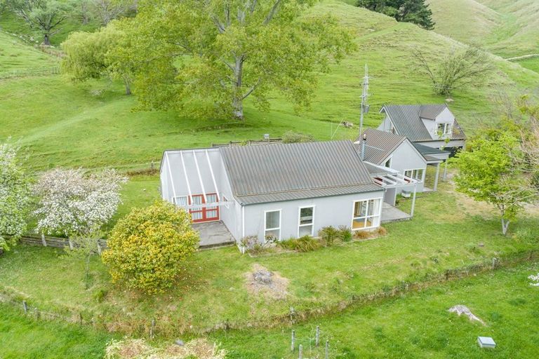 Photo of property in 691 Te Whiti Road, Te Whiti, Masterton, 5884