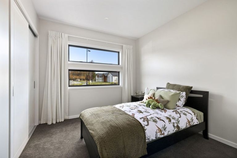 Photo of property in 5 Oakbridge Boulevard, Marshland, 8051