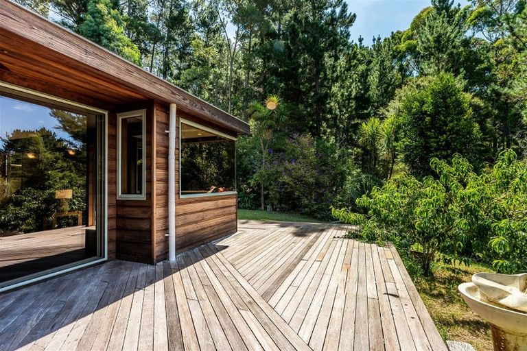 Photo of property in 70 Scott Road, Stanmore Bay, Whangaparaoa, 0932