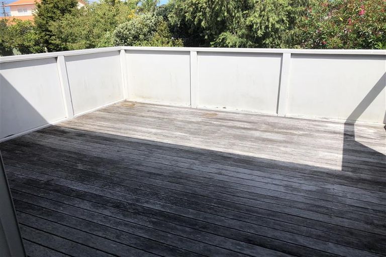 Photo of property in 49 Sherwood Avenue, Te Atatu South, Auckland, 0610