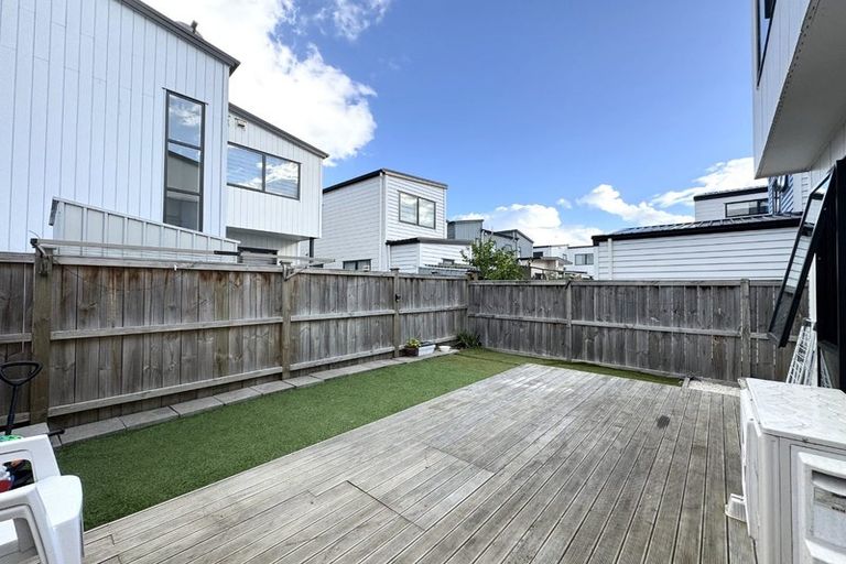 Photo of property in 30 Minhas Road, Papakura, 2110
