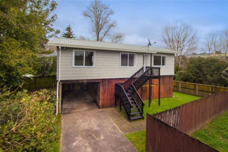 Photo of property in 2/50 Borich Road, Sunnyvale, Auckland, 0612