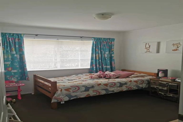 Photo of property in 4 Fieldstone Court, Northpark, Auckland, 2013