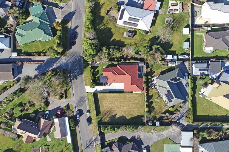 Photo of property in 17 Taranaki Drive, Woodend, 7610