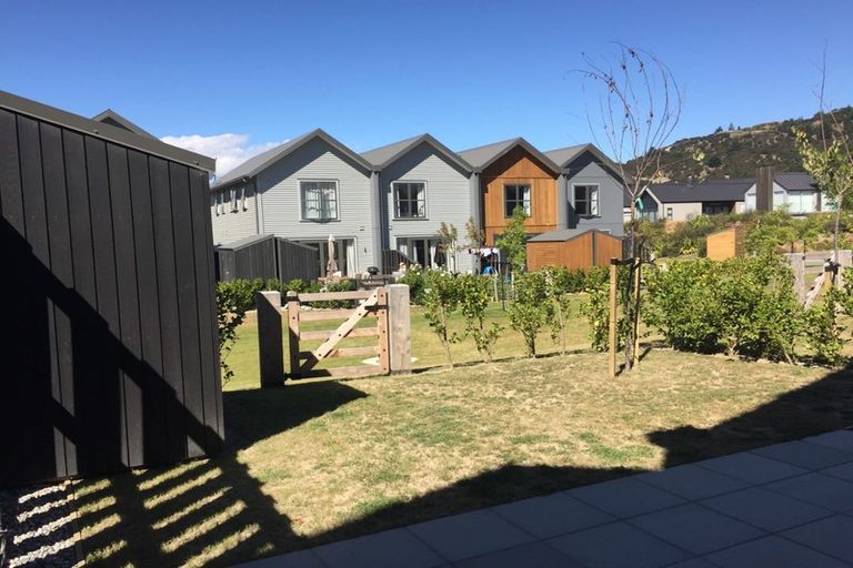 Photo of property in 7 Mount Nicholas Avenue, Wanaka, 9305